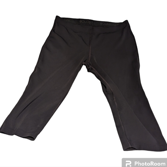 Women's New Balance black Capri leggings size XL - Picture 1 of 4
